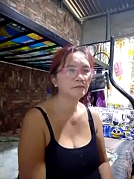 Snapshot of SexyHottMom chatting on 03/14/26, 04:07 SexyHottMom online show from 03/14/26, 04:07