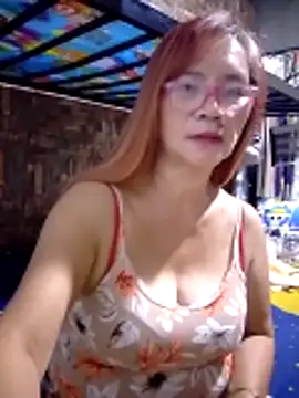 Snapshot of SexyHottMom chatting on 03/31/26, 09:48 SexyHottMom online show from 03/31/26, 09:48