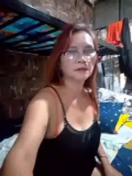 Snapshot of SexyHottMom chatting on 04/14/26, 11:33 SexyHottMom online show from 04/14/26, 11:33