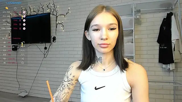 Snapshot of AsyaMiller chatting on 10/18/25, 08:53 AsyaMiller online show from 10/18/25, 08:53