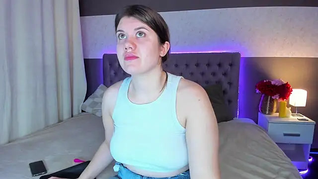 NikkiBustt online show from 11/14/25, 06:34