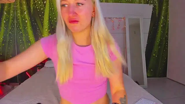 HollyTailors online show from 10/13/25, 05:40