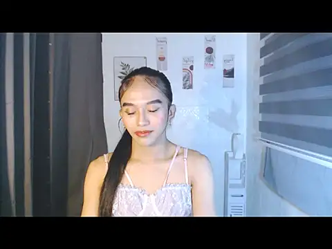 LauraSoHot online show from 09/13/25, 01:44