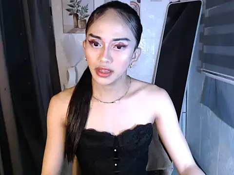 LauraSoHot online show from 09/24/25, 05:16