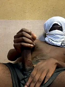 Snapshot of BritishSlither2257_iml chatting on 11/16/25, 10:10 BritishSlither2257 iml online show from 11/16/25, 10:10