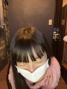 Snapshot of aonyan_7 chatting on 10/11/25, 06:12 aonyan 7 online show from 10/11/25, 06:12