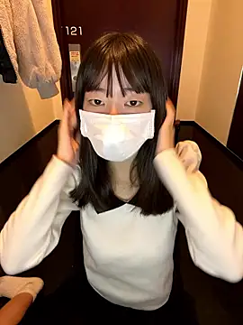 Snapshot of aonyan_7 chatting on 11/02/25, 04:15 aonyan 7 online show from 11/02/25, 04:15