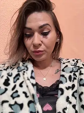 Snapshot of iSelena chatting on 09/27/25, 07:46 iSelena online show from 09/27/25, 07:46