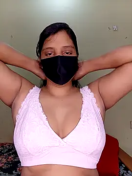 Rose-luckey online show from 10/27/25, 01:37