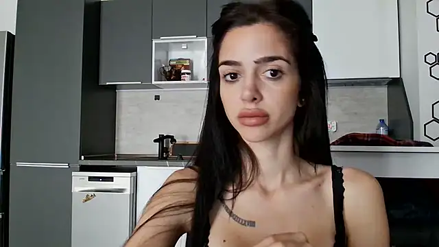 Snapshot of gglingeriee chatting on 10/26/25, 10:54 gglingeriee online show from 10/26/25, 10:54