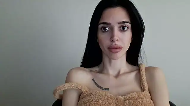 Snapshot of gglingeriee chatting on 11/30/25, 10:52 gglingeriee online show from 11/30/25, 10:52