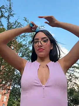 Snapshot of lissafeniix_ chatting on 11/22/25, 10:31 lissafeniix online show from 11/22/25, 10:31