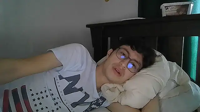 Snapshot of Kevintdx chatting on 11/21/25, 06:39 Kevintdx online show from 11/21/25, 06:39