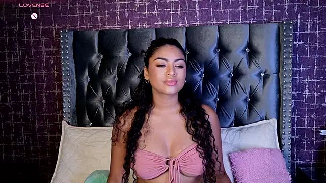 Snapshot of Carly_Monroe_ chatting on 09/22/25, 10:12 Carly Monroe  online show from 09/22/25, 10:12