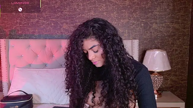 Snapshot of Carly_Monroe_ chatting on 11/15/25, 05:16 Carly Monroe online show from 11/15/25, 05:16