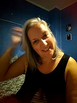 Snapshot of Feelineducentre chatting on 09/21/25, 08:10 Feelineducentre online show from 09/21/25, 08:10