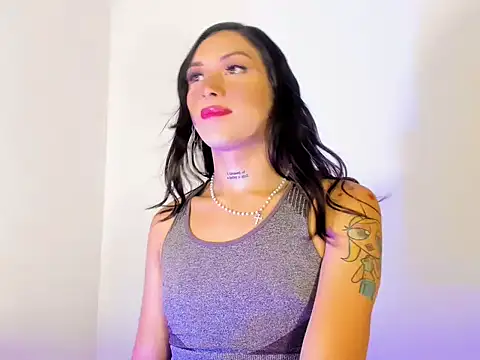 Megan Gil  online show from 09/14/25, 11:15