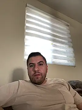 Snapshot of raulgzz4 chatting on 03/24/26, 03:39 raulgzz4 online show from 03/24/26, 03:39