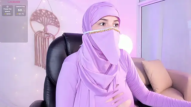 salma isawwii online show from 10/18/25, 02:18