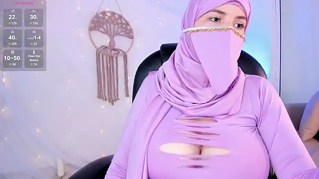Snapshot of salma_isawwii chatting on 10/25/25, 02:13 salma isawwii online show from 10/25/25, 02:13