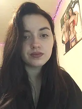 Snapshot of daniella_brun chatting on 10/27/25, 10:41 daniella brun online show from 10/27/25, 10:41