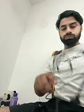 hottestboy03 online show from 07/04/26, 07:03