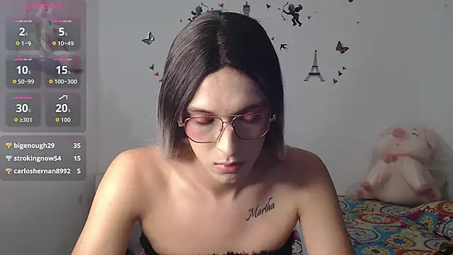 Snapshot of Macarena_05 chatting on 09/15/25, 06:02 Macarena 05 online show from 09/15/25, 06:02