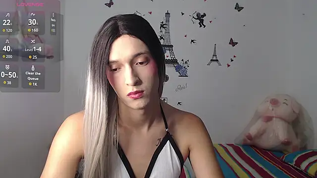 Snapshot of Macarena_05 chatting on 09/18/25, 04:03 Macarena 05 online show from 09/18/25, 04:03