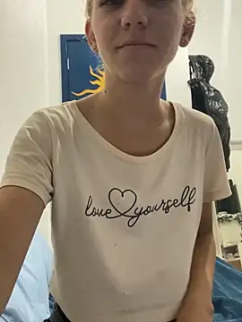 Bruna551 online show from 10/04/25, 11:25