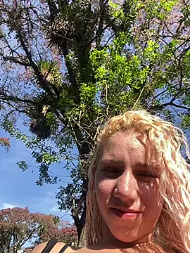 Bruna551 online show from 10/12/25, 06:40