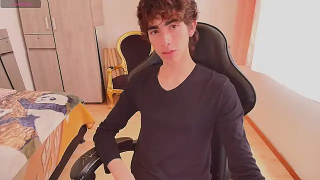 Nude Boy18 online show from 09/12/25, 04:18