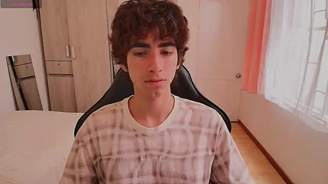 Nude Boy18 online show from 09/17/25, 08:21