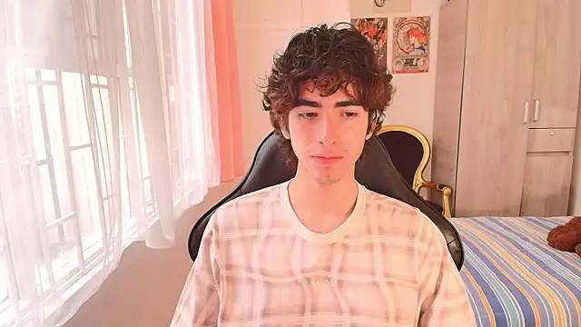 Nude Boy18 online show from 10/17/25, 04:42