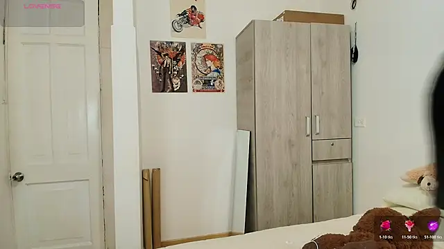 Nude Boy18 online show from 11/09/25, 01:04