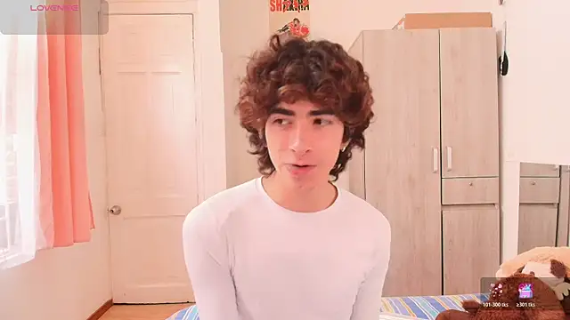 Nude Boy18 online show from 11/26/25, 03:57