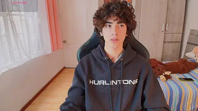 Nude Boy18 online show from 11/28/25, 07:38