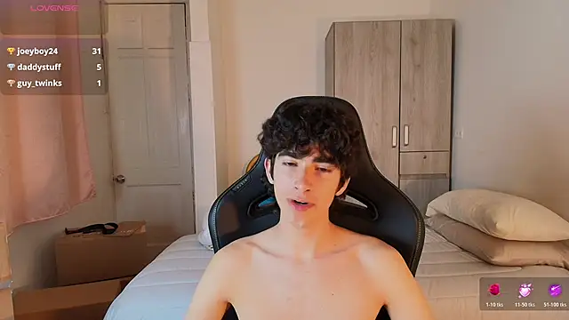 Snapshot of Nude_Boy18 chatting on 06/04/26, 06:30 Nude Boy18 online show from 06/04/26, 06:30