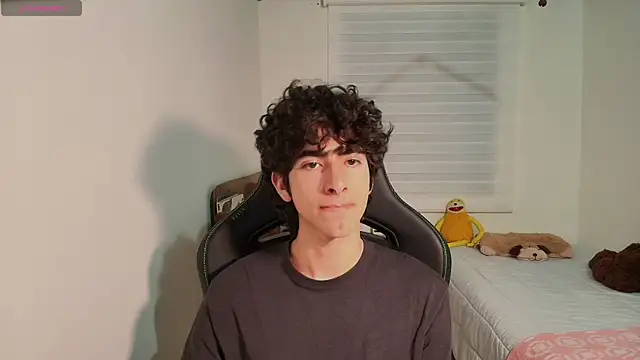 Snapshot of Nude_Boy18 chatting on 06/17/26, 03:20 Nude Boy18 online show from 06/17/26, 03:20