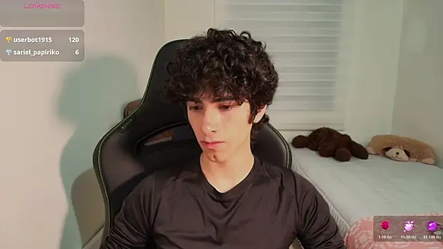 Snapshot of Nude_Boy18 chatting on 06/23/26, 04:10 Nude Boy18 online show from 06/23/26, 04:10