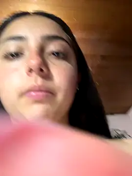 Snapshot of Dulce_1408 chatting on 11/13/25, 04:22 Dulce 1408 online show from 11/13/25, 04:22