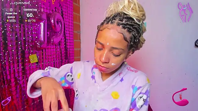 yumi hanna online show from 09/29/25, 09:41