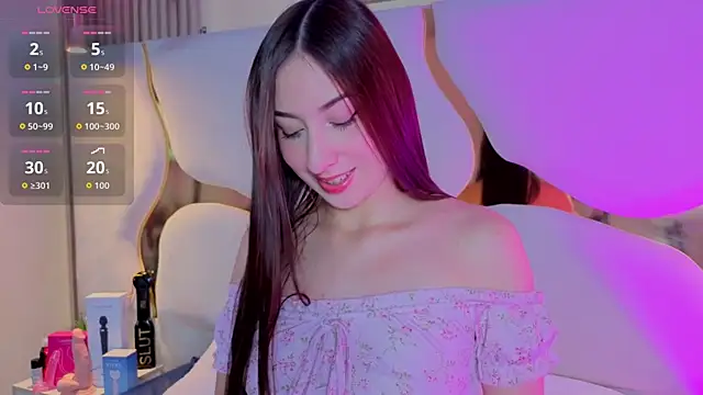 Snapshot of SofiJones_ chatting on 12/04/25, 09:12 SofiJones online show from 12/04/25, 09:12