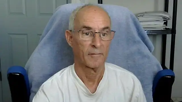 Snapshot of funone1999 chatting on 10/28/25, 07:49 funone1999 online show from 10/28/25, 07:49