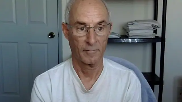 Snapshot of funone1999 chatting on 11/07/25, 11:27 funone1999 online show from 11/07/25, 11:27