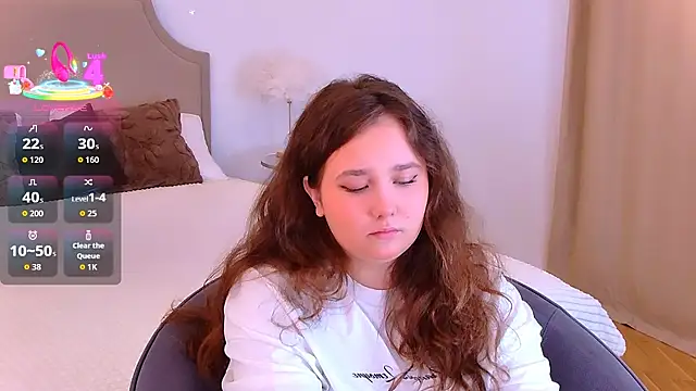 Snapshot of VelvetVixenCute chatting on 09/21/25, 05:31 VelvetVixenCute online show from 09/21/25, 05:31