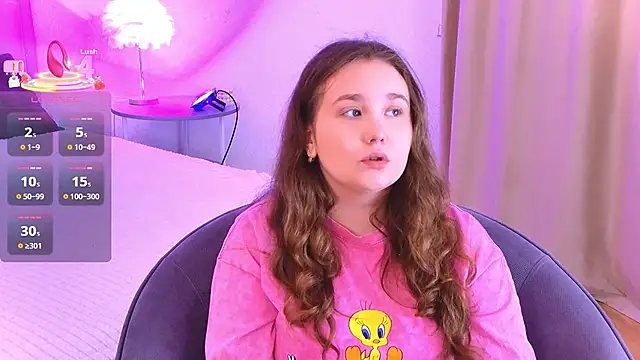 Snapshot of VelvetVixenCute chatting on 10/16/25, 05:19 VelvetVixenCute online show from 10/16/25, 05:19