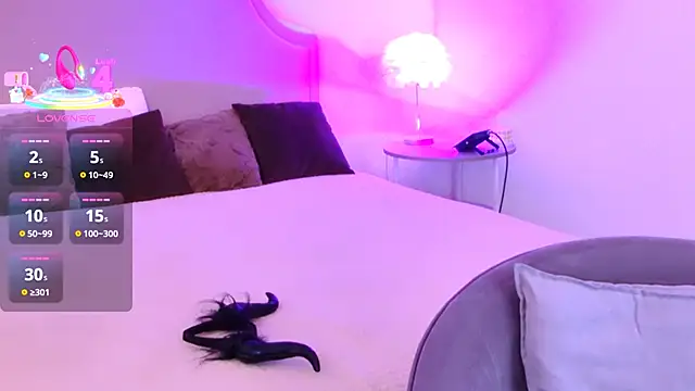 Snapshot of VelvetVixenCute chatting on 10/25/25, 05:26 VelvetVixenCute online show from 10/25/25, 05:26