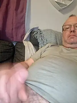 pettson72 online show from 04/21/26, 08:34