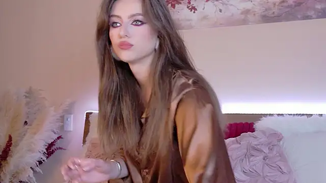 Snapshot of Sienna_Voss chatting on 06/07/26, 08:12 Sienna Voss online show from 06/07/26, 08:12