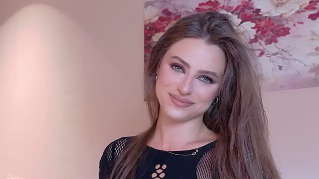 Snapshot of Sienna_Voss chatting on 06/27/26, 08:47 Sienna Voss online show from 06/27/26, 08:47